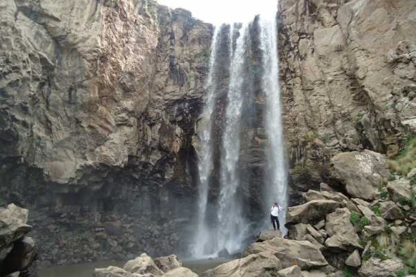 Trekking a las Cataratas de Totorani